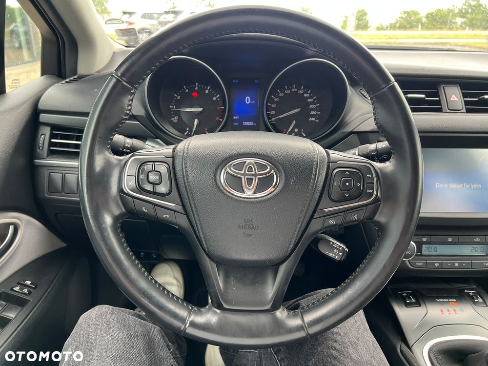 Toyota Avensis Touring Sports 1.8 Business Edition - 10