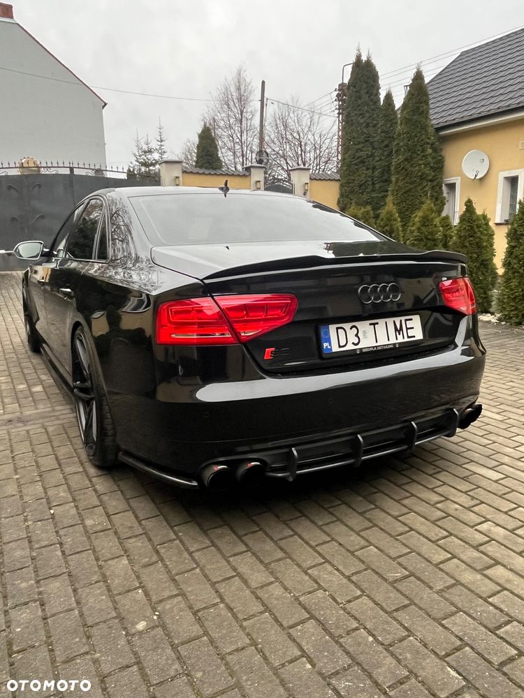 Audi S8 - 9