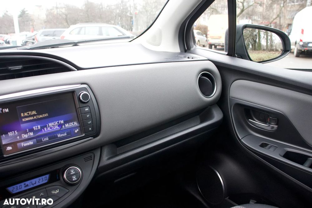 Toyota Yaris - 12