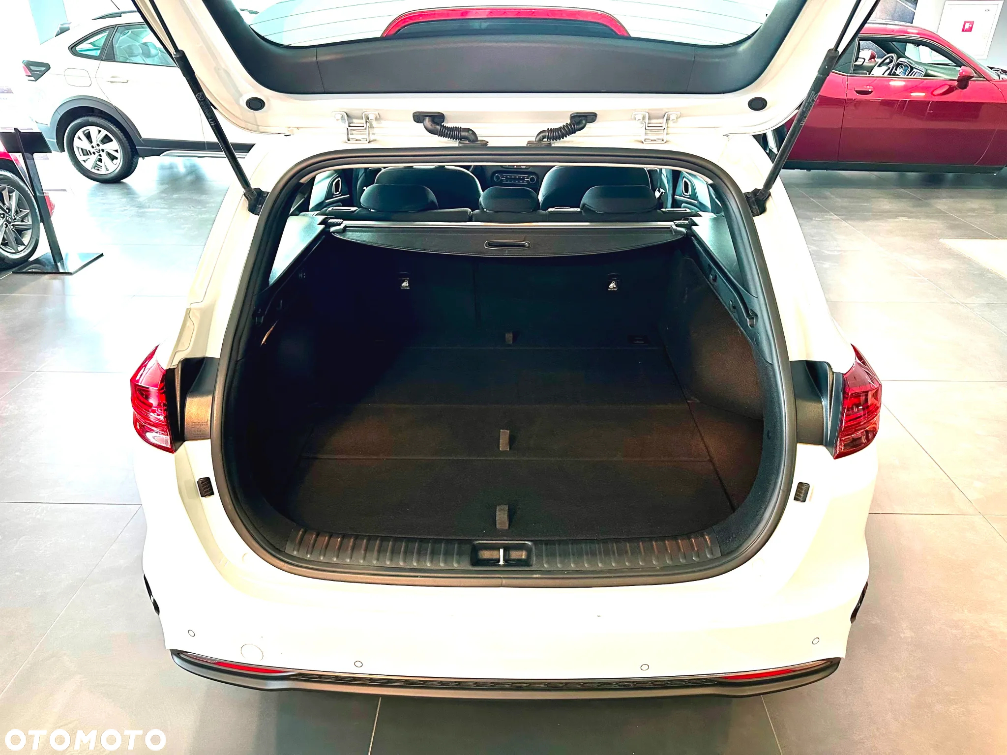 Kia Ceed - 11