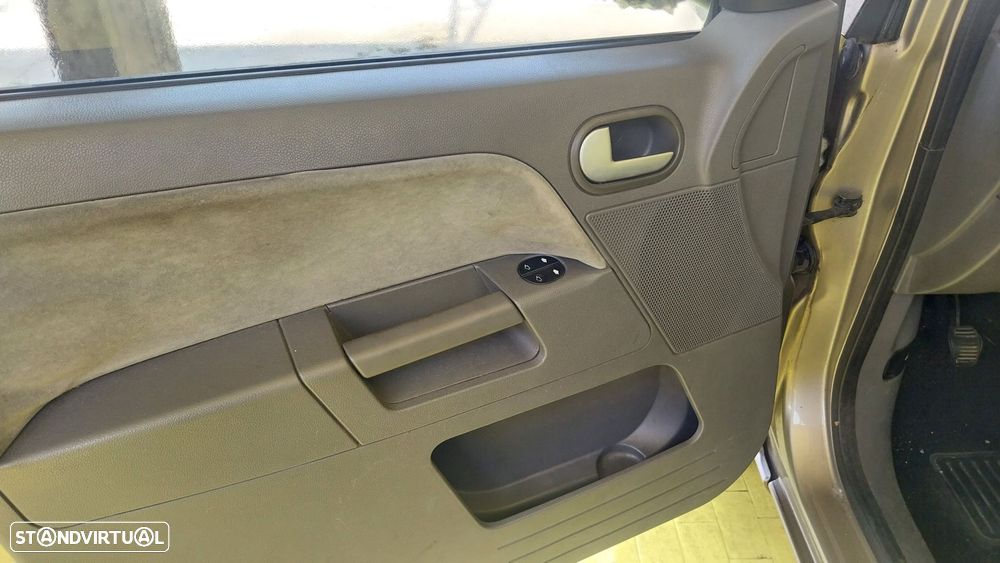 Ford Fusion 1.6 + - 5