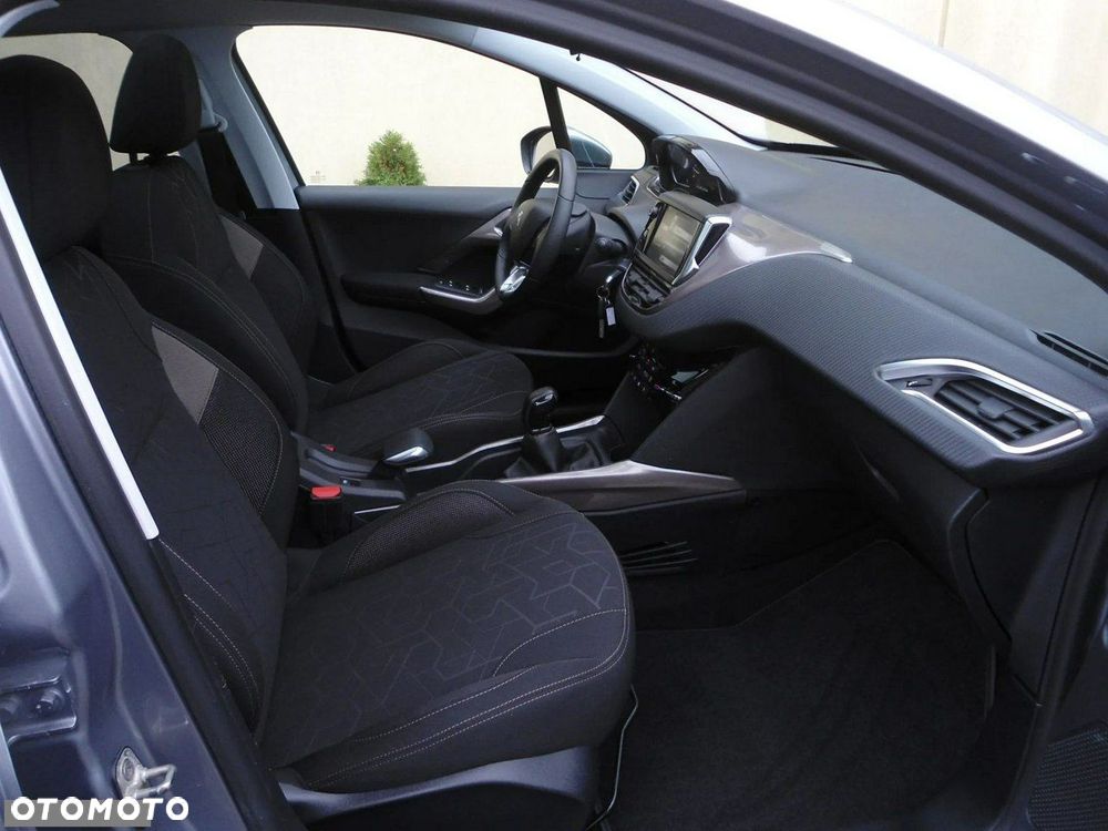 Peugeot 2008 1.6 e-HDi Allure S&S - 23