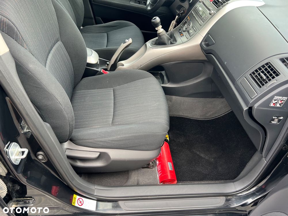 Toyota Auris 1.4 D-4D 2010 - 33