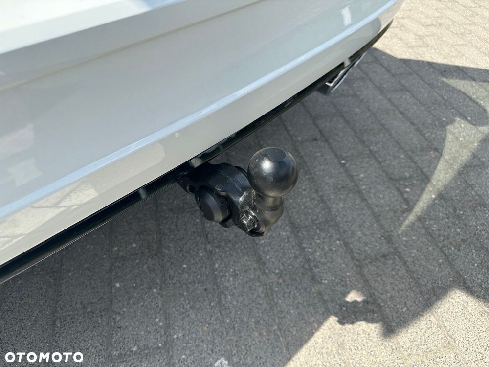 Volkswagen Golf Variant 2.0 TSI 4Motion R - 28