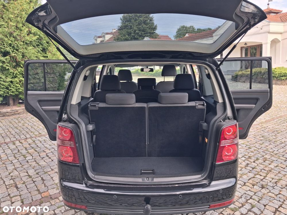 Volkswagen Touran - 6
