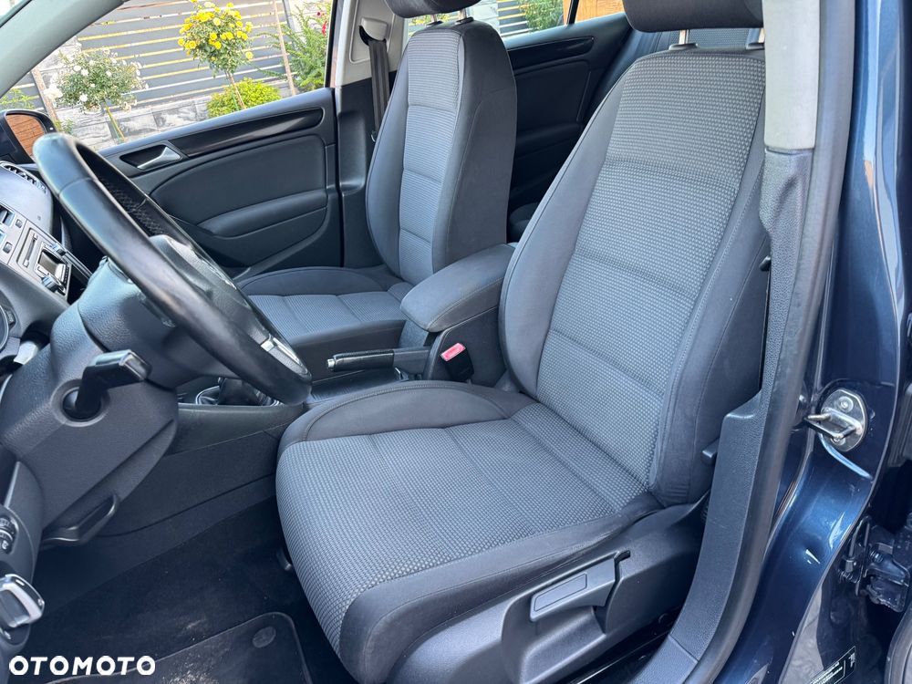 Volkswagen Golf - 24