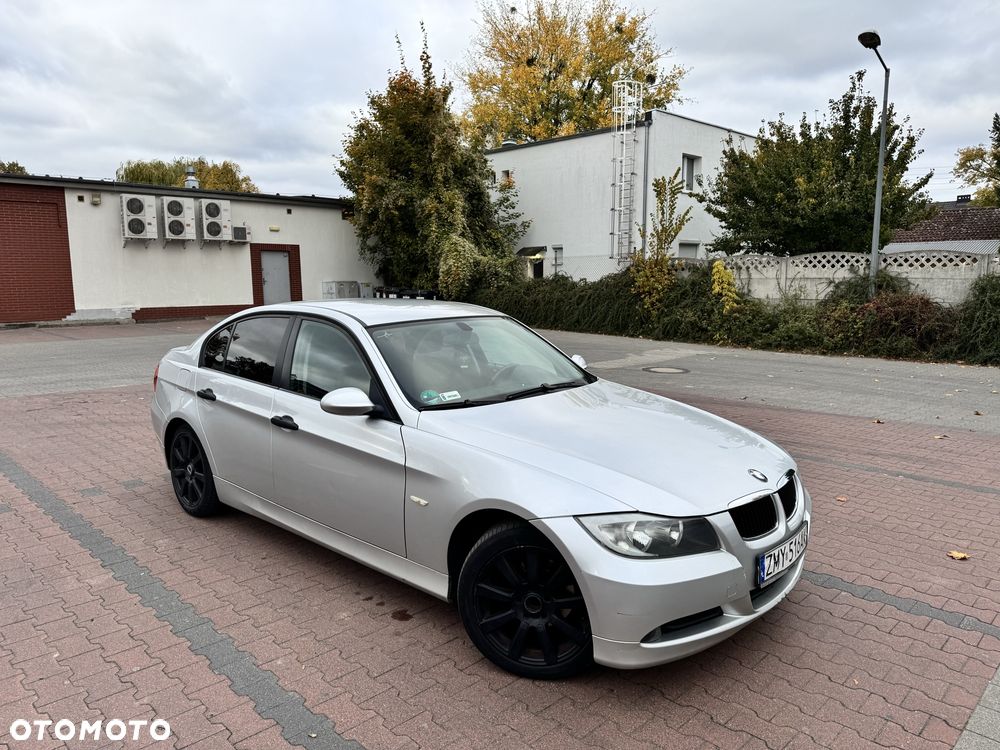 BMW Seria 3 2005 photo 2