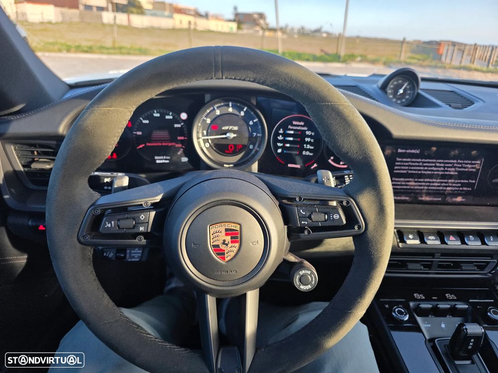 Porsche 911 (992) Carrera 4 GTS PDK - 15