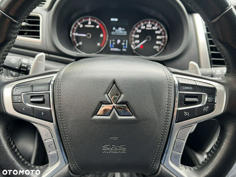 Mitsubishi L200 2.2 d DC Instyle Plus - 9