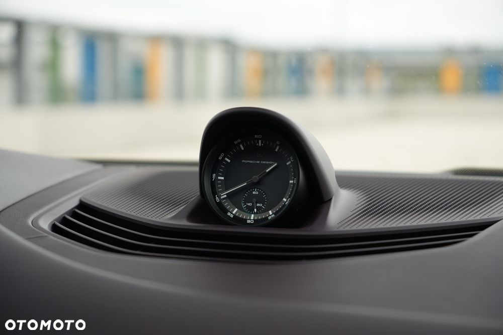 Porsche Taycan 4S Performance Plus - 25
