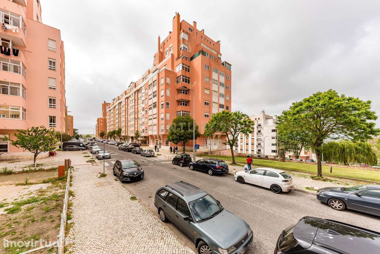 T2 em Fitares com Garagem | Conforto, funcionalidade e boa localização - Grande imagem: 2/21