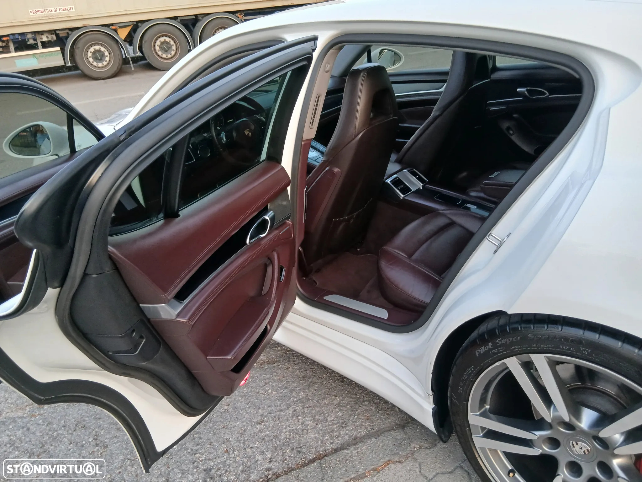 Porsche Panamera Platinum Edition - 7