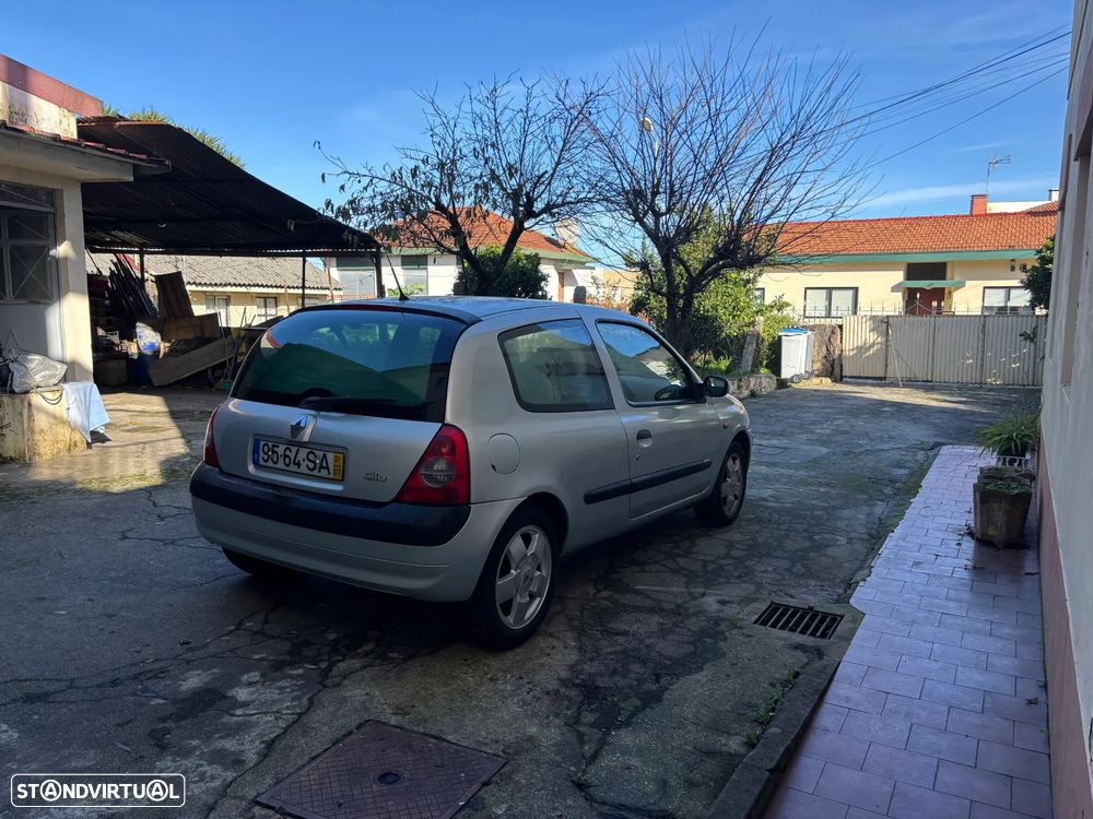 Renault Clio 1.2 16V Privilège - 4