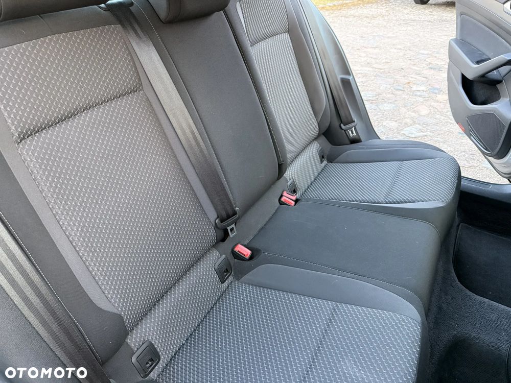 Volkswagen Passat 2.0 TDI BMT Comfortline - 24