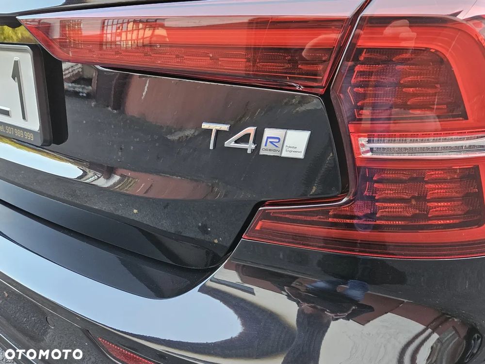 Volvo S60 T4 R-Design - 29