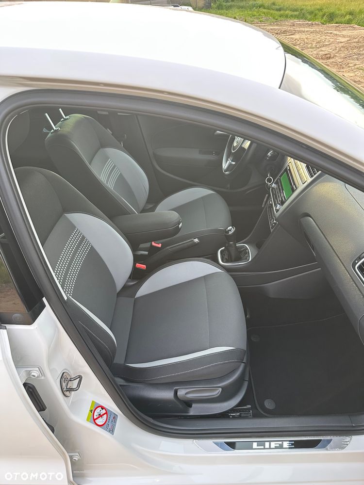 Volkswagen Polo 1.2 TSI Life - 33