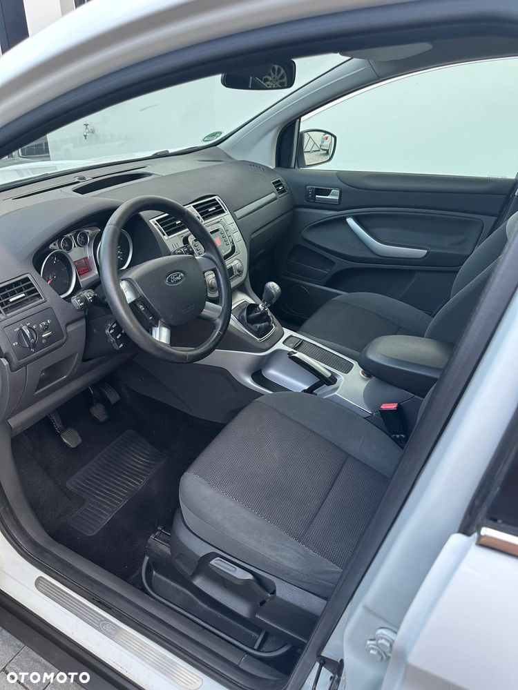Ford Kuga - 10