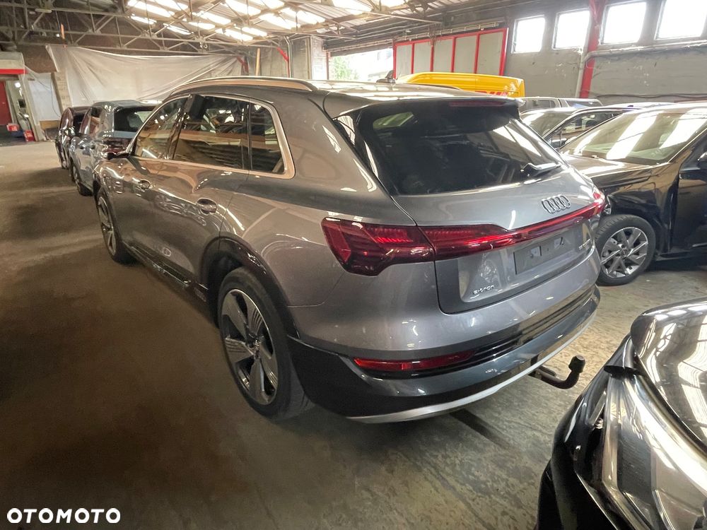 Audi Q6 e-tron - 1