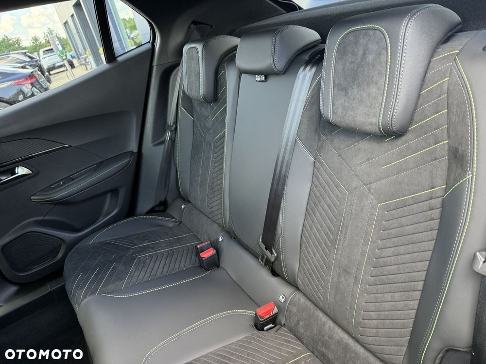 Peugeot 2008 PureTech mHEV GT E-DCS6 - 15