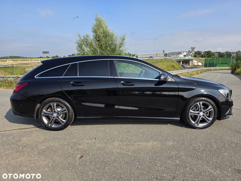 Mercedes-Benz CLA 180 7G-DCT UrbanStyle Edition - 4
