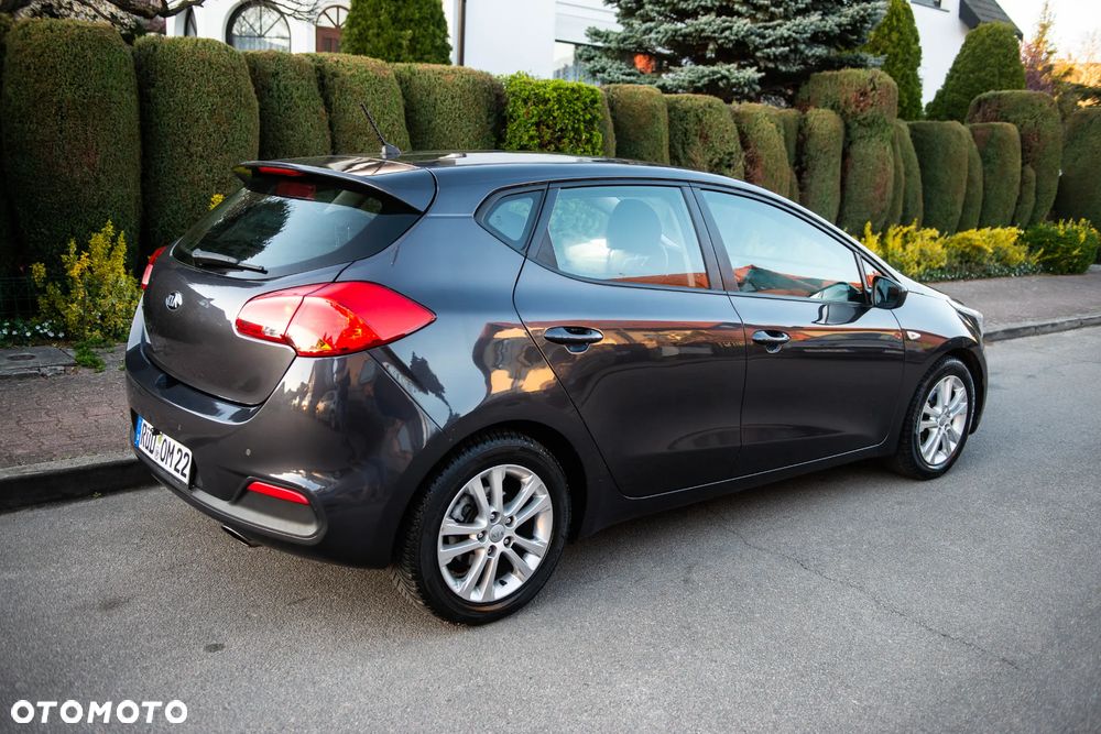 Kia Ceed - 13
