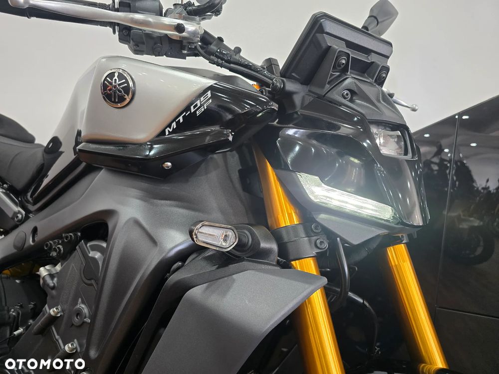 Yamaha MT - 27