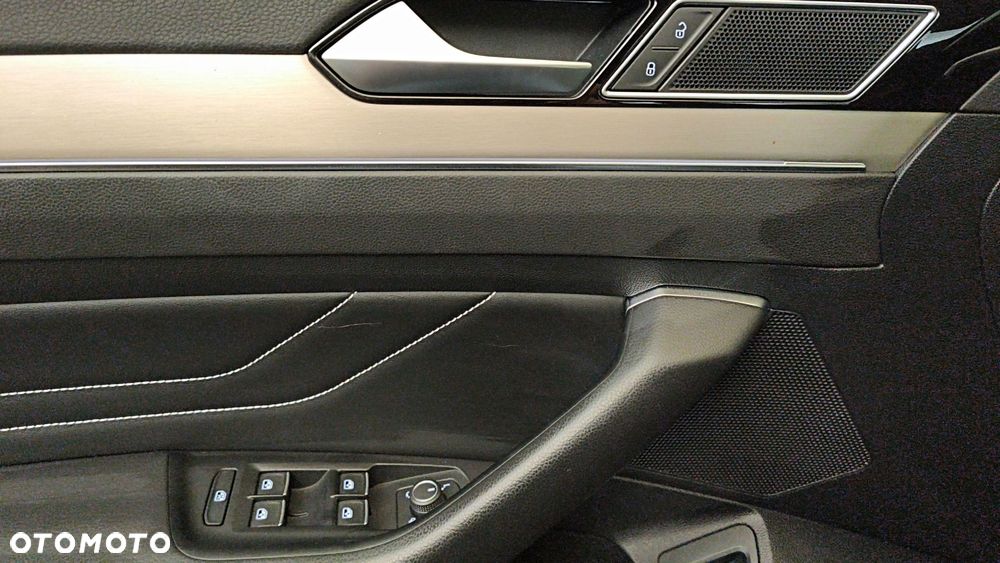 Volkswagen Passat 2.0 TSI Elegance DSG - 20