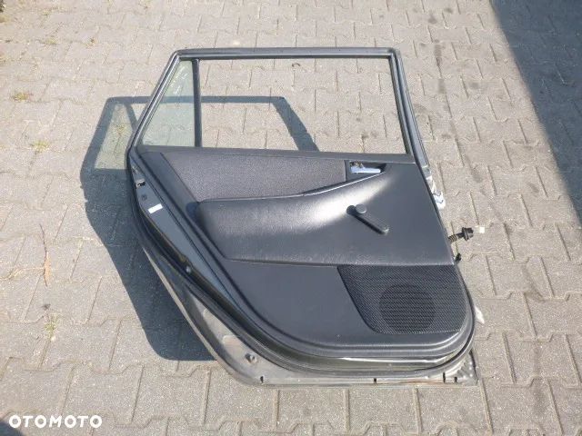 DRZWI LEWY TYŁ LEWE TYLNE KOMPLETNE TOYOTA COROLLA E12 KOMBI KOLOR 1C3 - 17