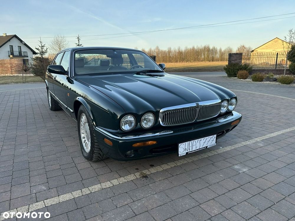 Jaguar XJ - 1