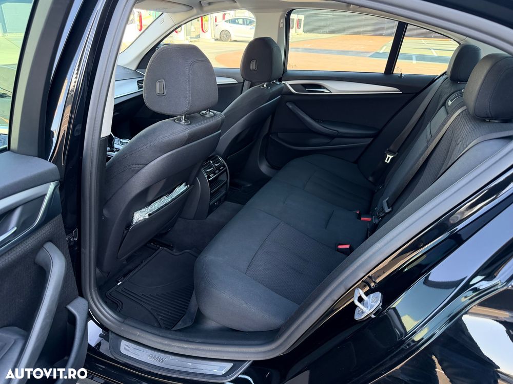 BMW Seria 5 530i xDrive AT - 9