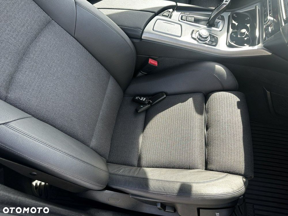 BMW Seria 5 530d Touring - 26