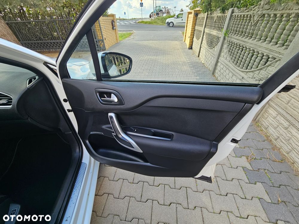 Citroën DS4 Cross 1.6 BlueHDi Be Chic S&S EAT6 - 27