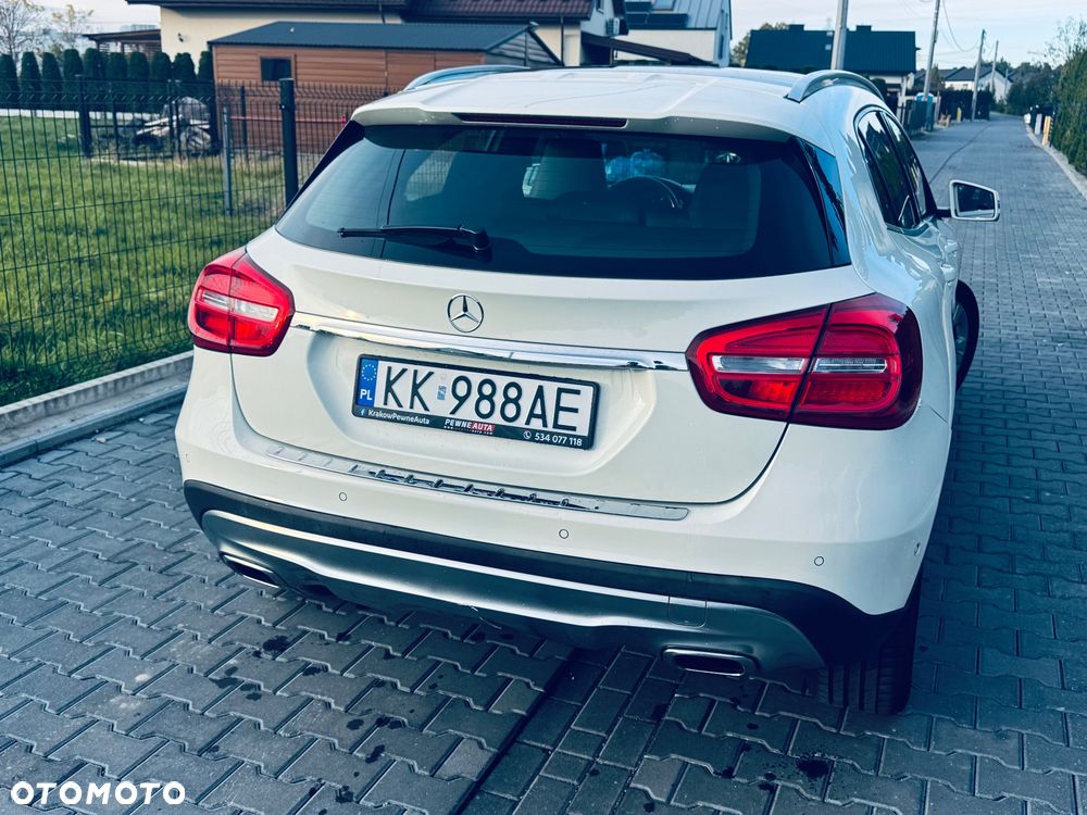 Mercedes-Benz GLA 200 Urban - 6
