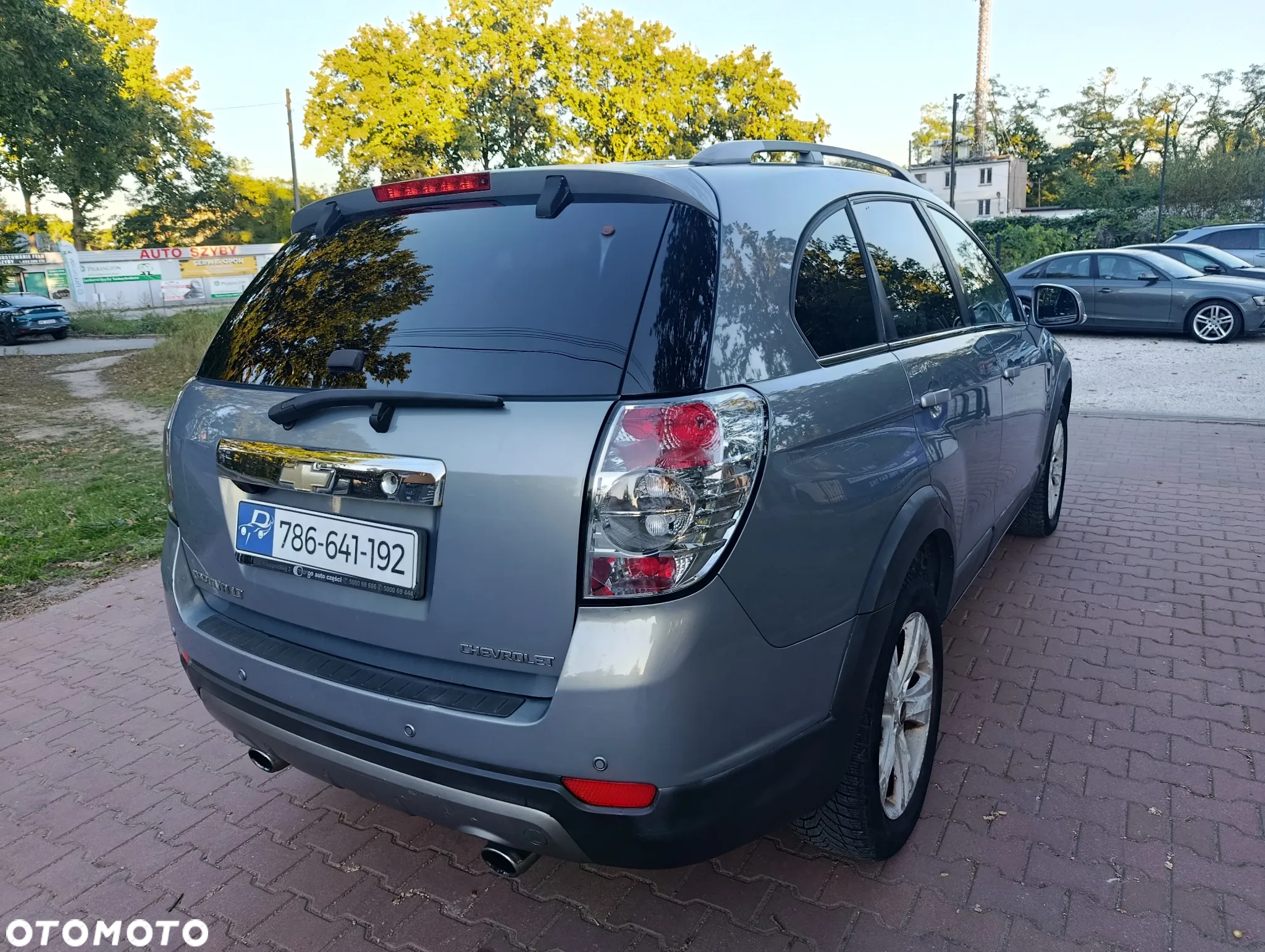 Chevrolet Captiva 2.0 d LT medium - 4