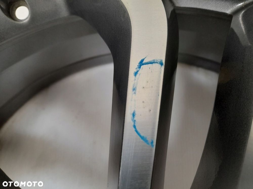 Felgi aluminiowe Renault OE 403007153R 6.5" x 20" 5x114.3 ET33 - 7