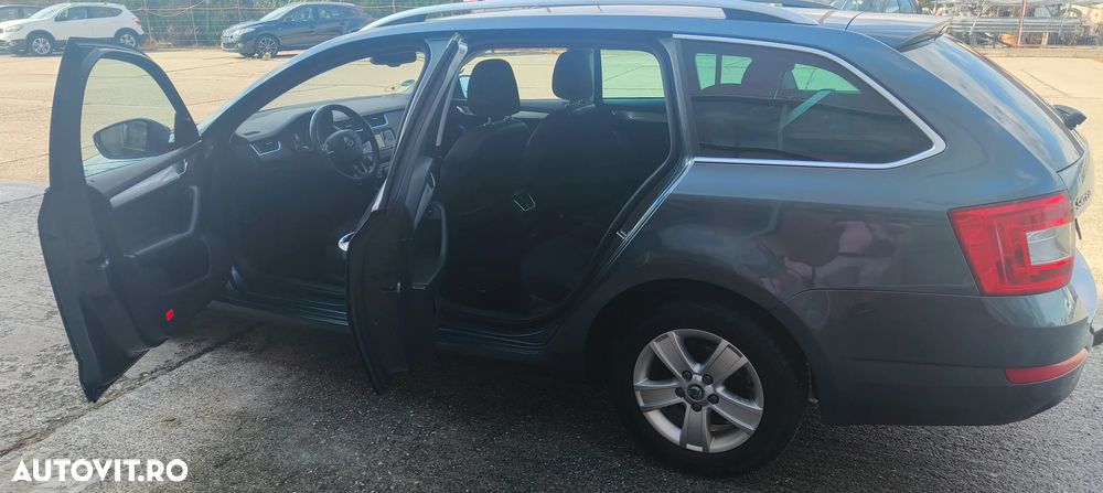 Skoda Octavia 1.6 TDI Ambiente - 12