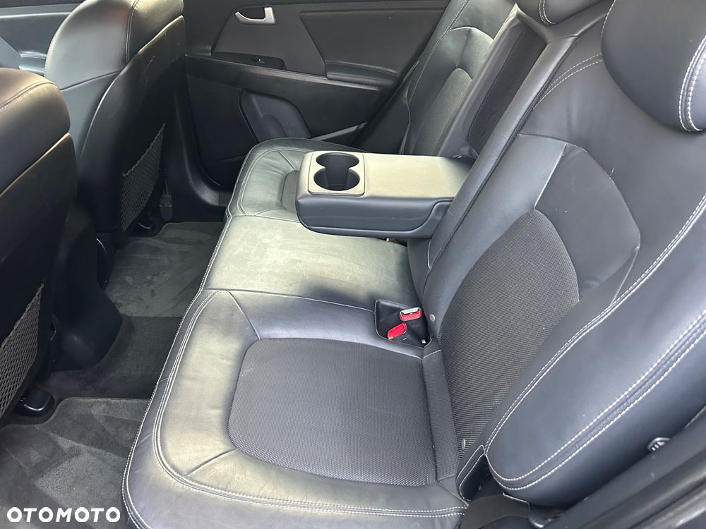 Kia Sportage 2.0 CVVT 2WD Attract - 12