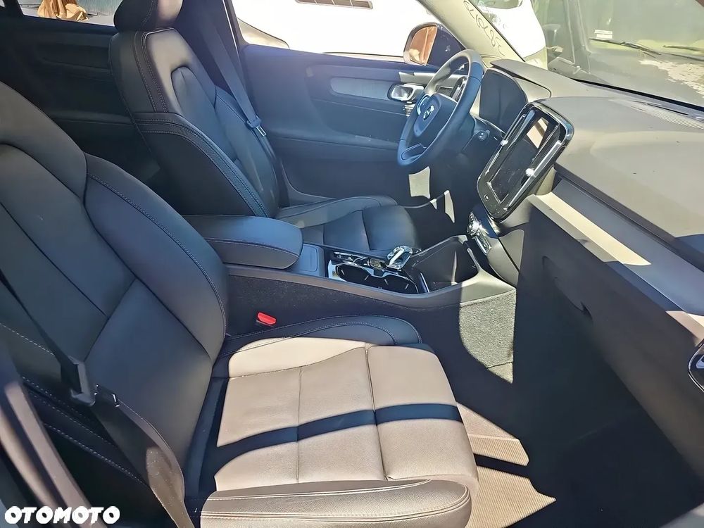 Volvo XC 40 B5 AWD Ultimate Dark - 9