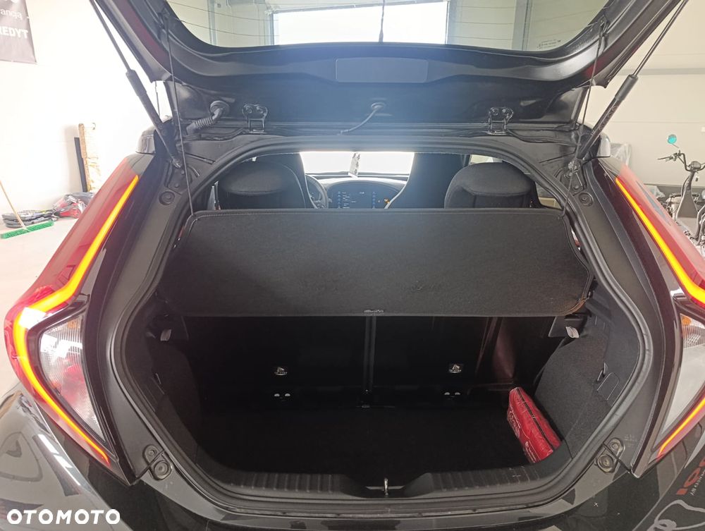 Toyota Aygo X Teamplayer - 3
