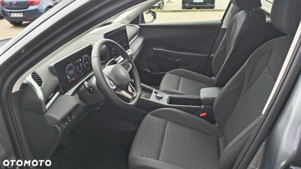 Volkswagen T-Roc - 13