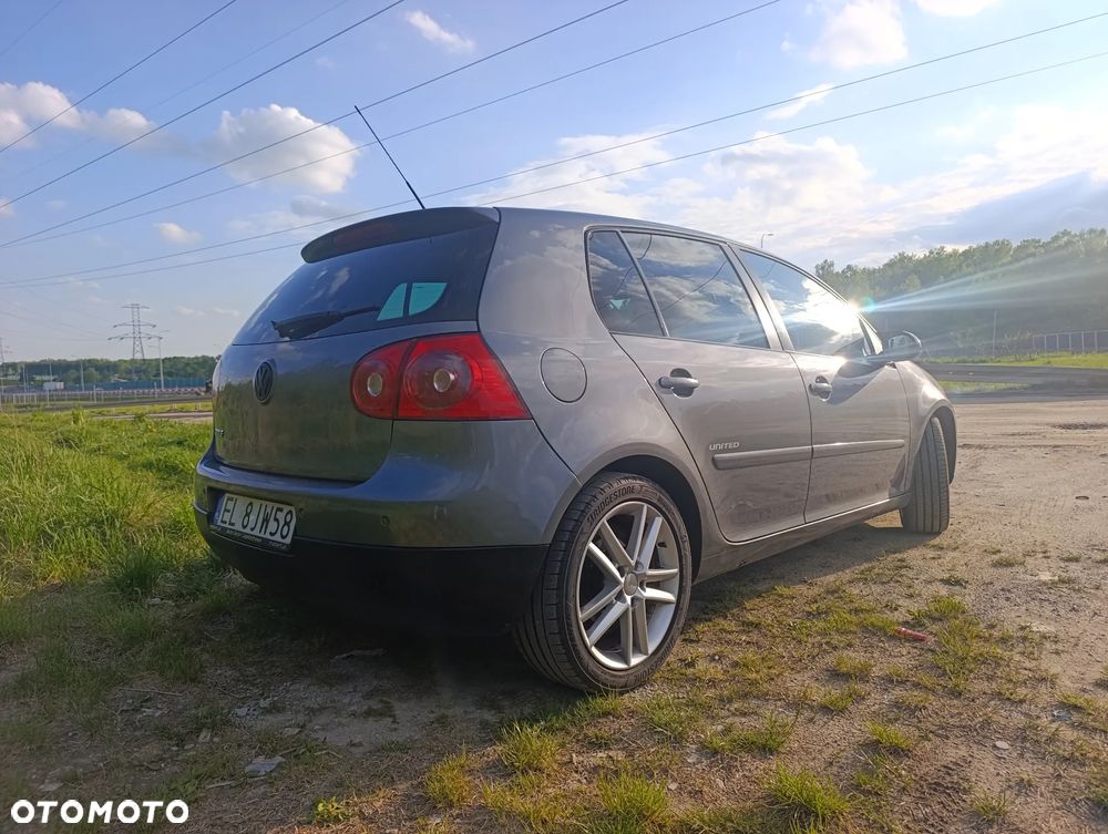 Volkswagen Golf 1.9 TDI DPF United BlueMotion - 4