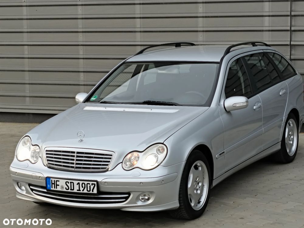 Mercedes-Benz Klasa C 180 Kompressor Automatik Avantgarde Sport Edition - 27
