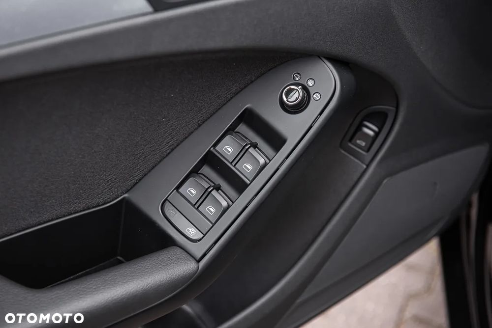 Audi A4 ver-1-8-tfsi-attraction - 10