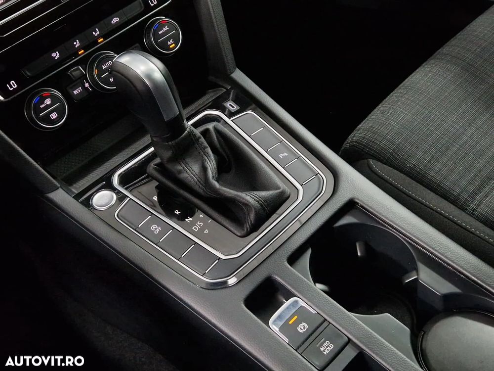 Volkswagen Passat 2.0 TDI DSG Comfortline - 20