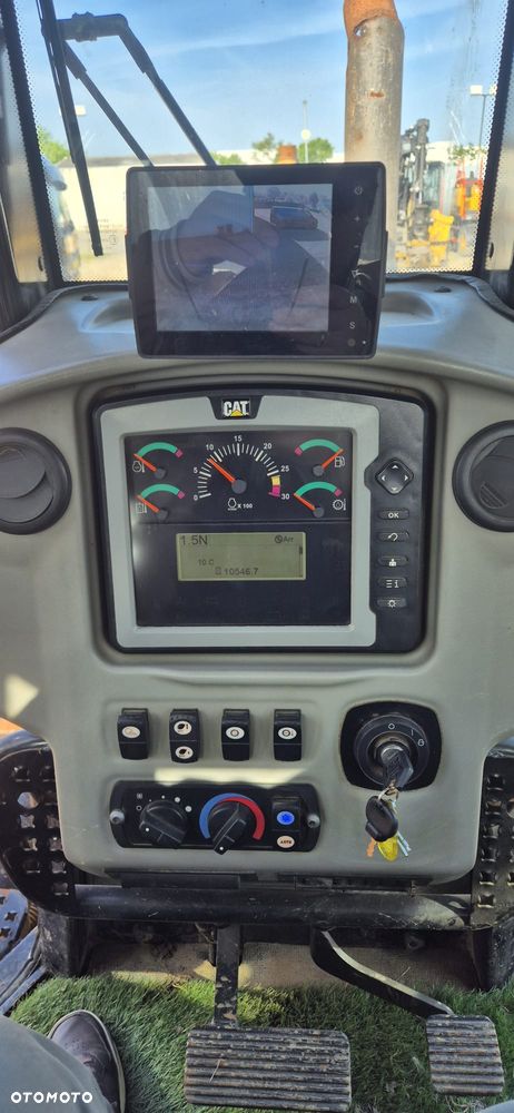 Caterpillar D6N LGP / system niwelacji TRIMBLE 3D / zrywak / - 9