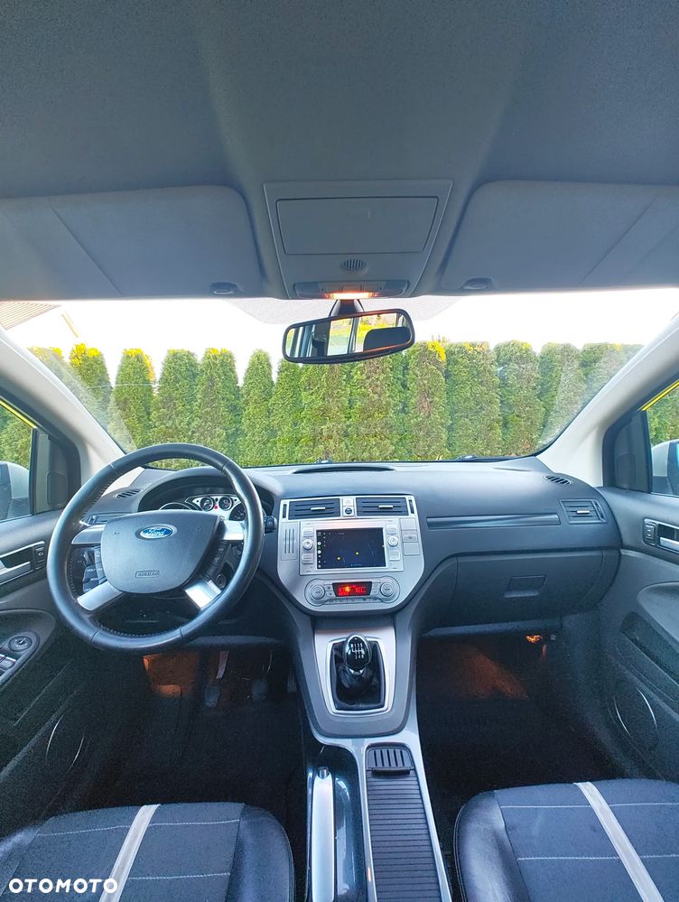 Ford Kuga 2.0 TDCi Titanium FWD - 27
