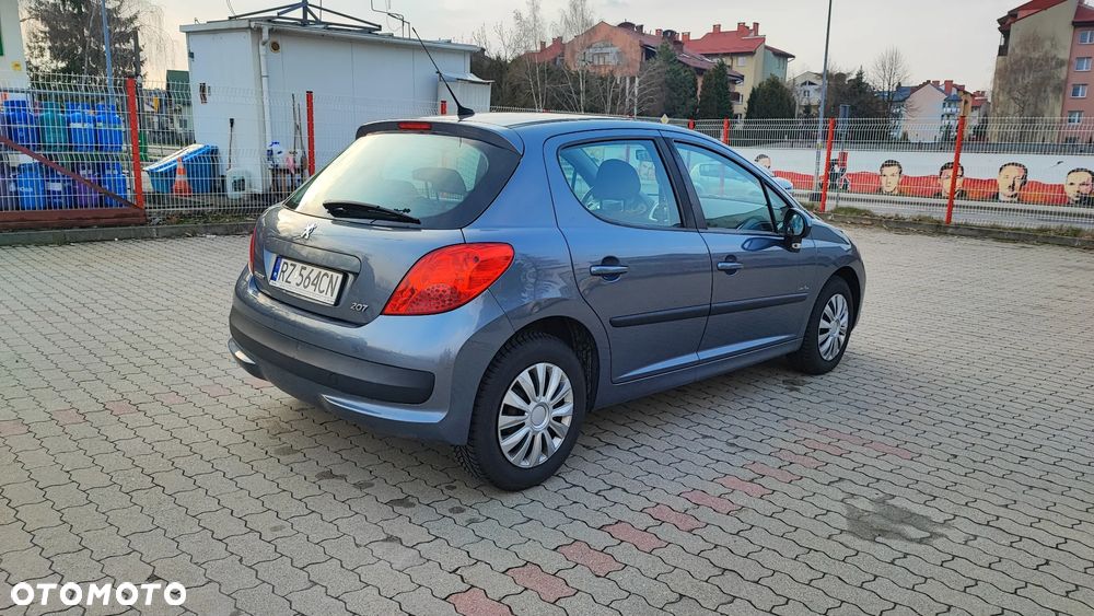 Peugeot 207 1.4 - 6
