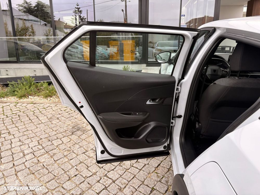 Peugeot 2008 1.2 PureTech Active Pack - 42