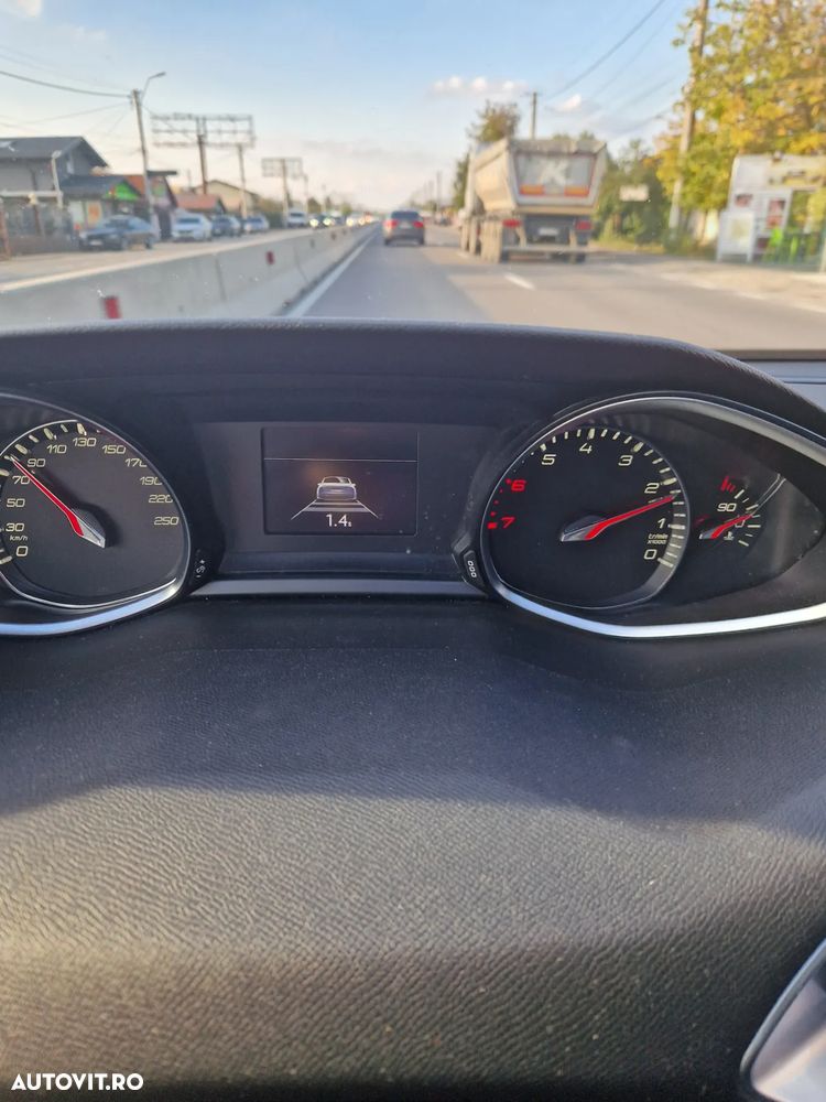 Peugeot 308 1.2 L PureTech Turbo Access - 15