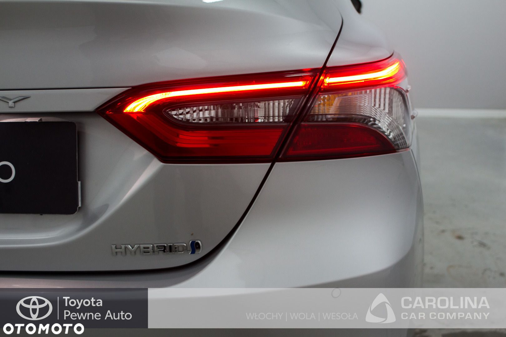 Toyota Camry - 17